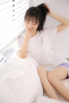 女人和小孩打扑克视频